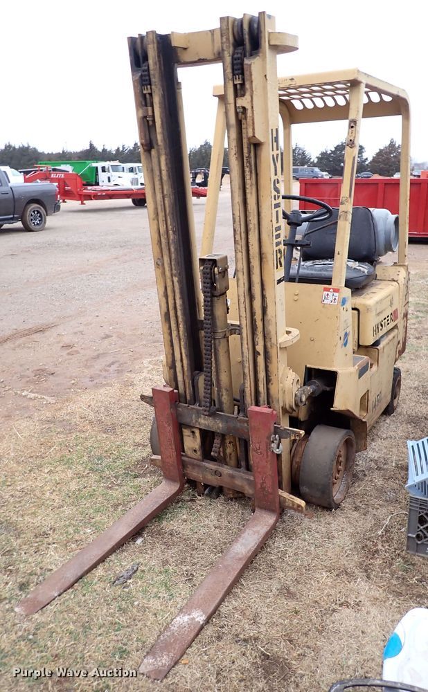 image for item IS9470 Hyster S30XL  forklift