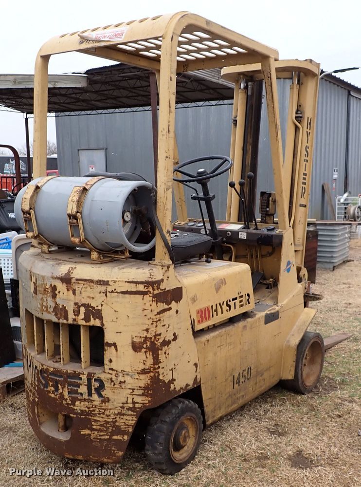 image for item IS9470 Hyster S30XL  forklift