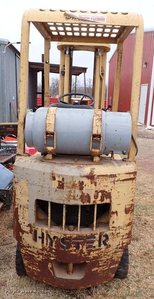 image for item IS9470 Hyster S30XL  forklift