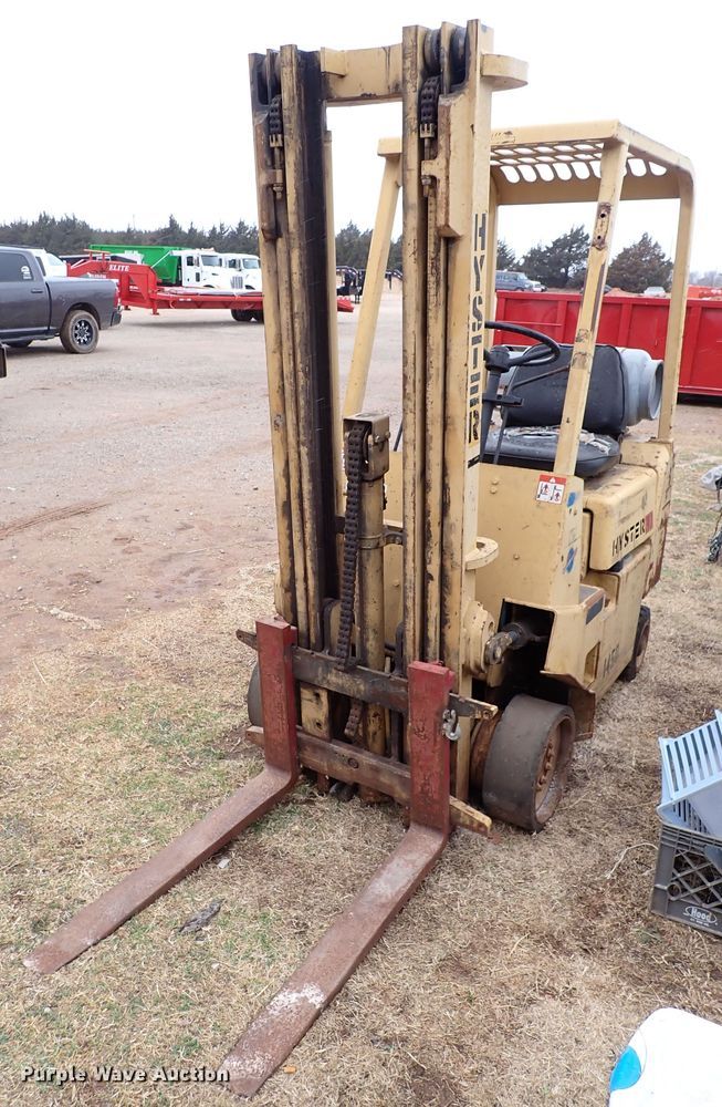 image for item IS9470 Hyster S30XL  forklift