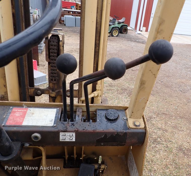 image for item IS9470 Hyster S30XL  forklift