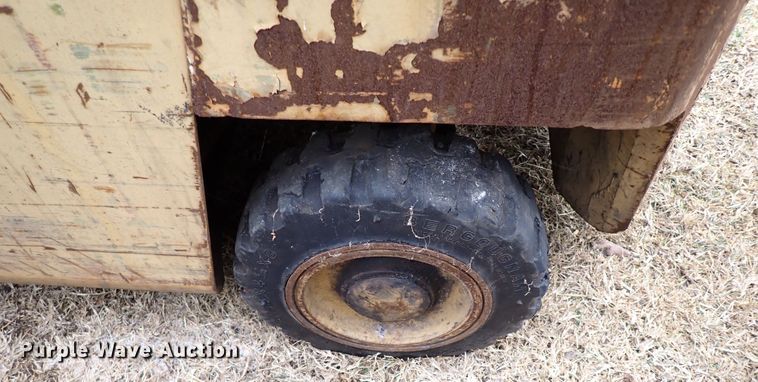 image for item IS9470 Hyster S30XL  forklift