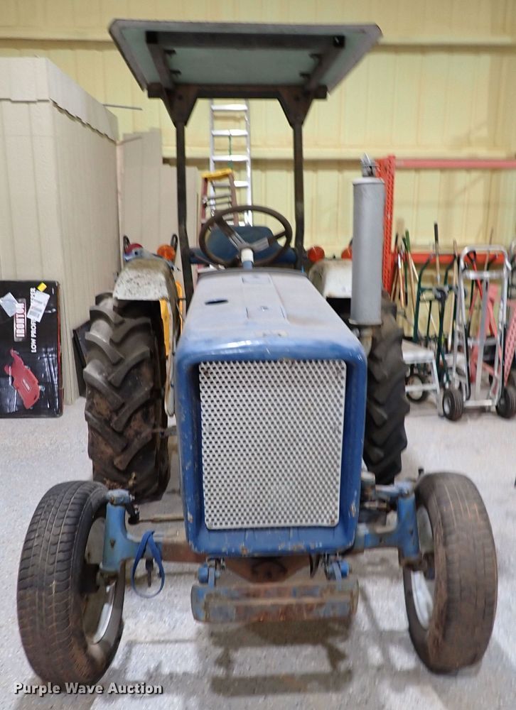 image for item IS9475 Ford 1900  tractor