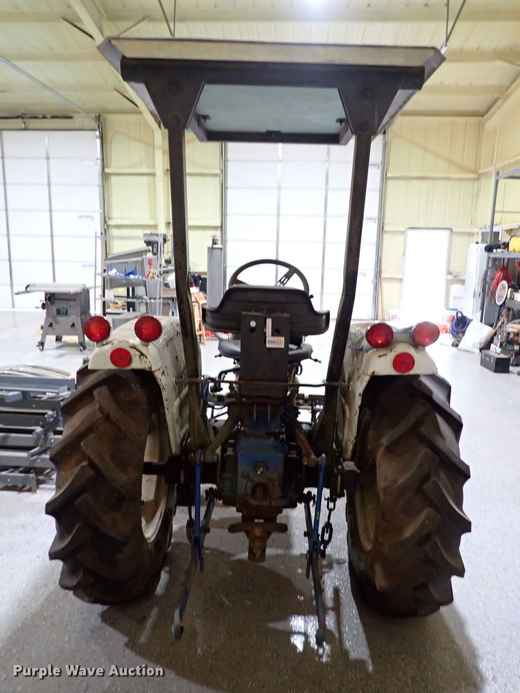 image for item IS9475 Ford 1900  tractor