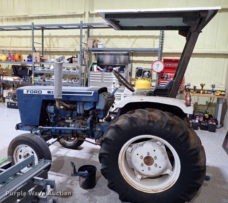 image for item IS9475 Ford 1900  tractor