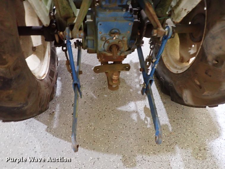 image for item IS9475 Ford 1900  tractor