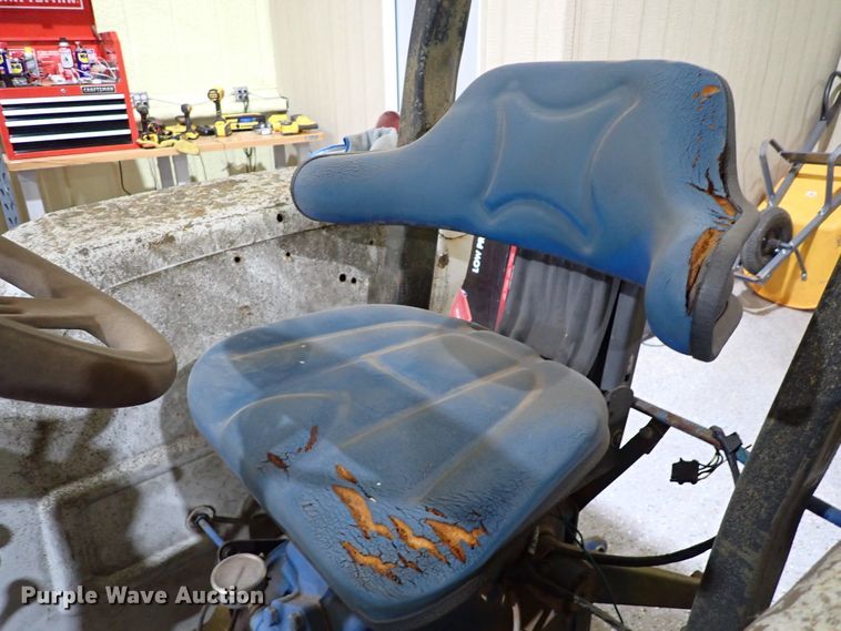 image for item IS9475 Ford 1900  tractor