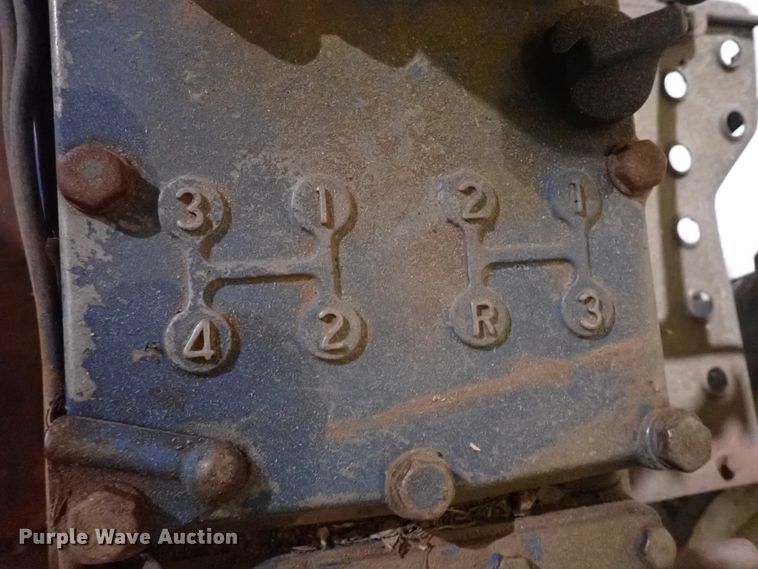 image for item IS9475 Ford 1900  tractor