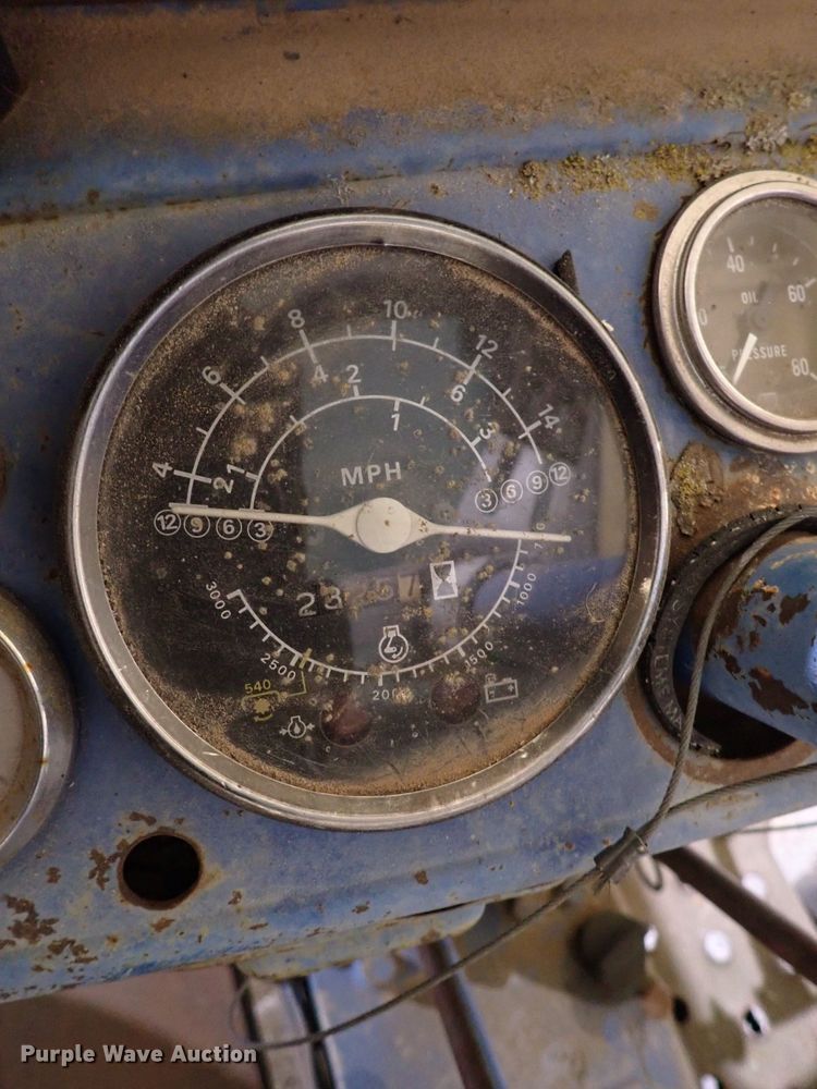 image for item IS9475 Ford 1900  tractor