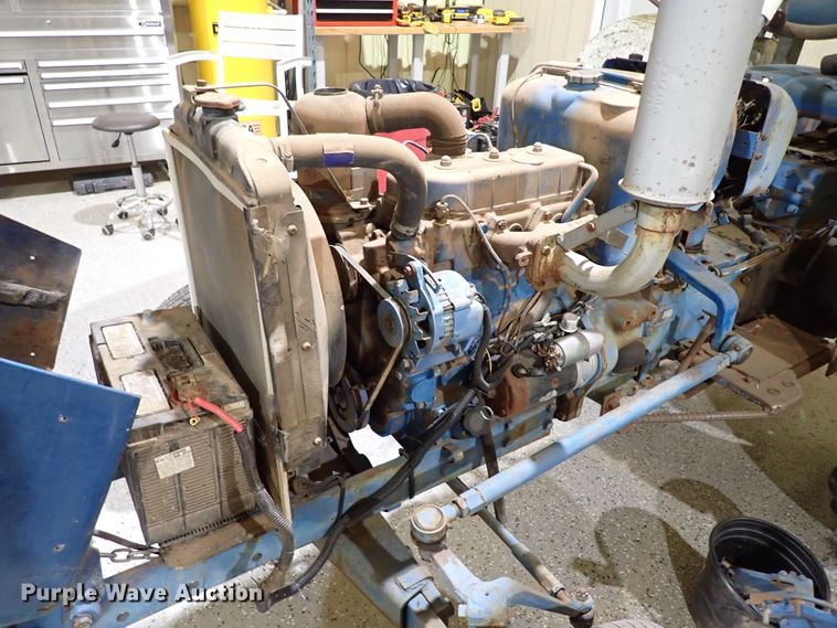 image for item IS9475 Ford 1900  tractor