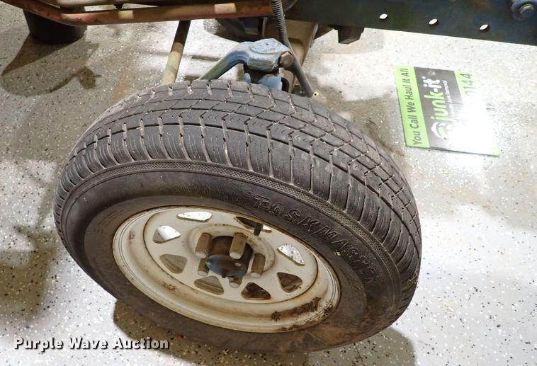 image for item IS9475 Ford 1900  tractor