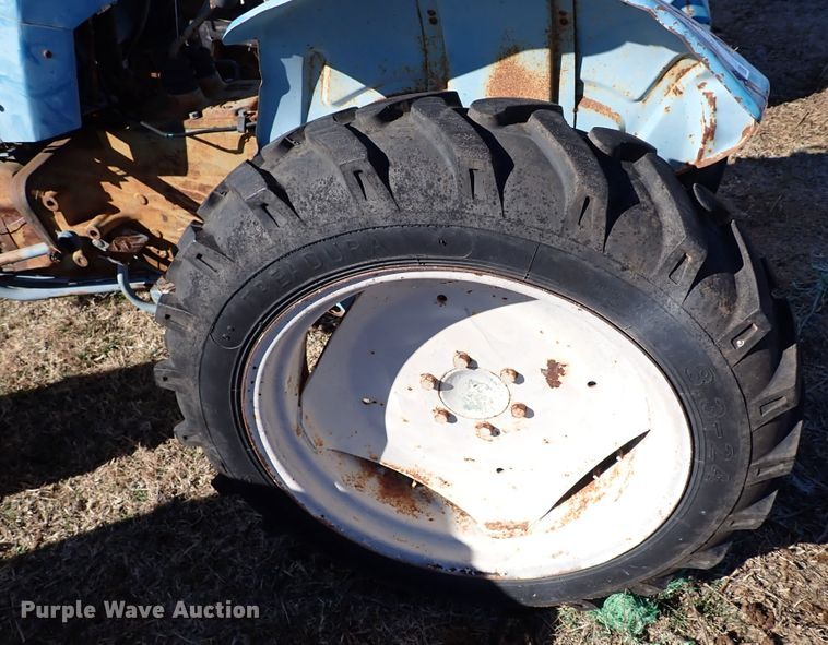 image for item IS9486 Mitsubishi D1800  tractor