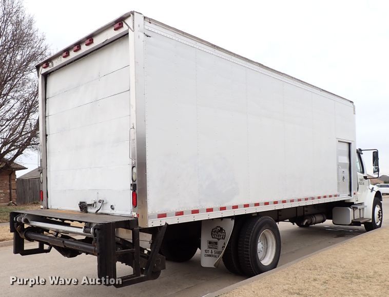 image for item IS9494 2007 Freightliner M2 106  box truck