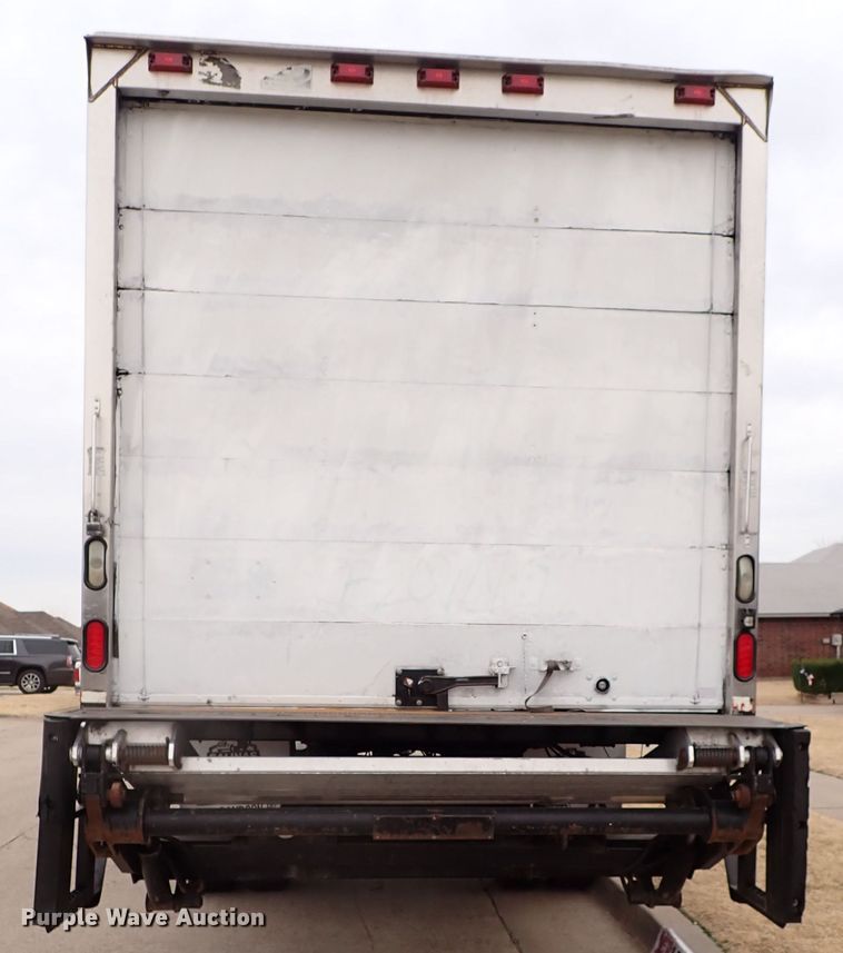 image for item IS9494 2007 Freightliner M2 106  box truck