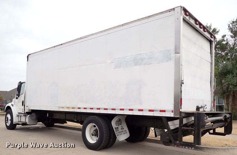 image for item IS9494 2007 Freightliner M2 106  box truck