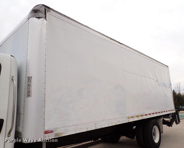 image for item IS9494 2007 Freightliner M2 106  box truck