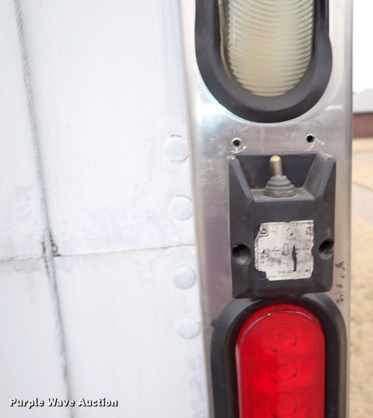 image for item IS9494 2007 Freightliner M2 106  box truck