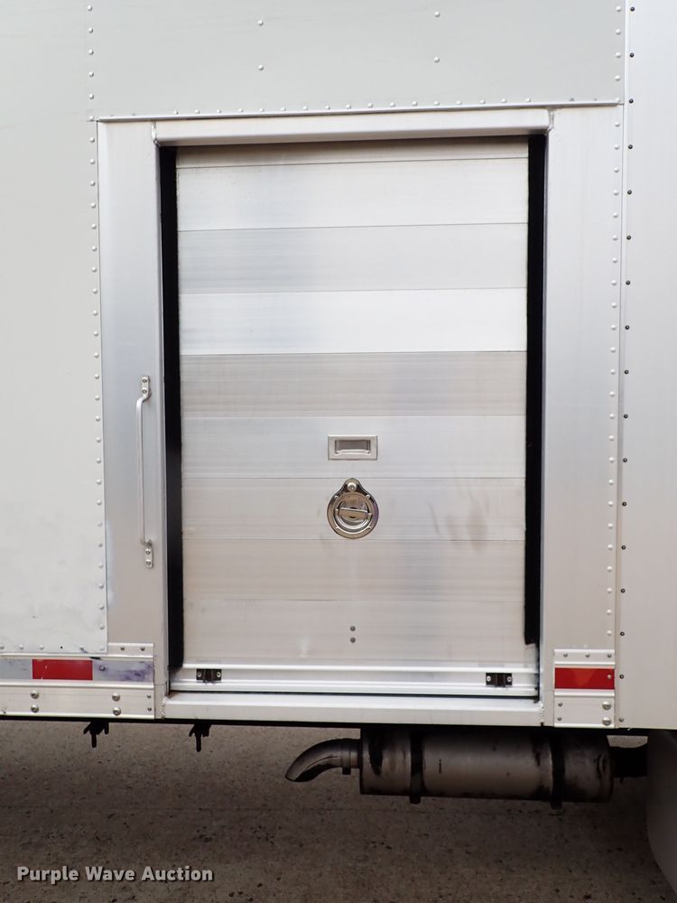 image for item IS9494 2007 Freightliner M2 106  box truck