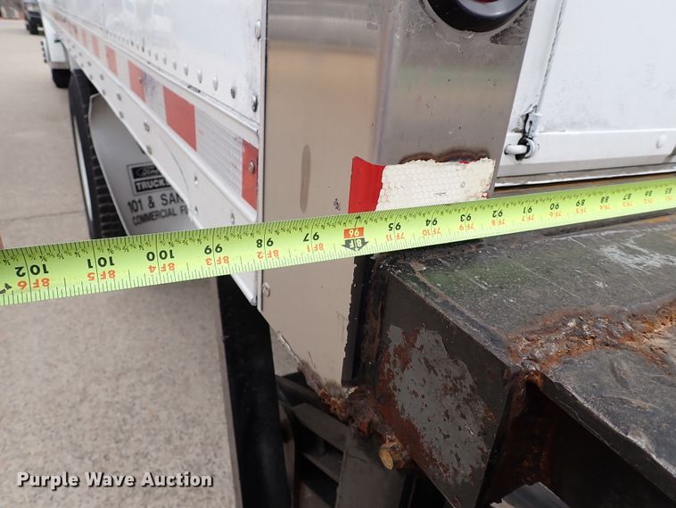 image for item IS9494 2007 Freightliner M2 106  box truck