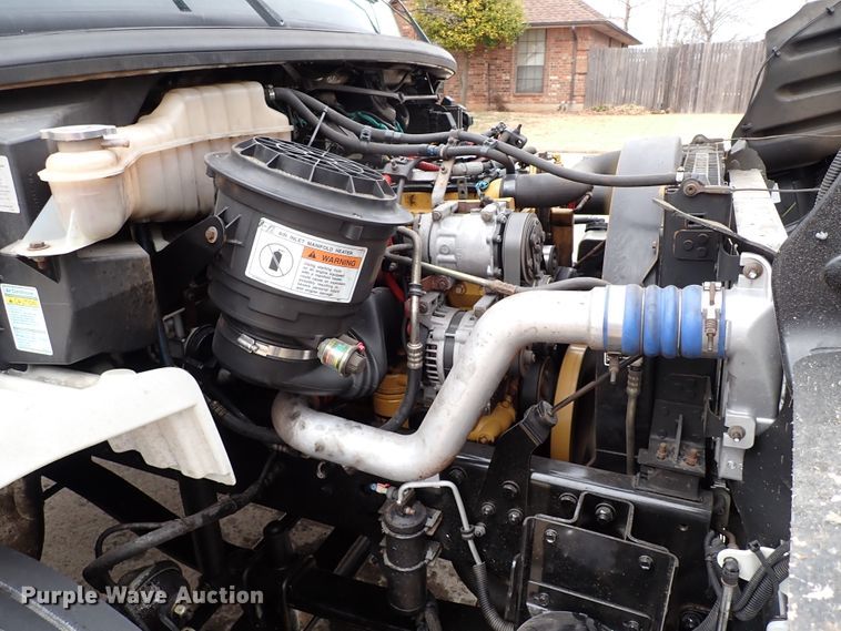 image for item IS9494 2007 Freightliner M2 106  box truck