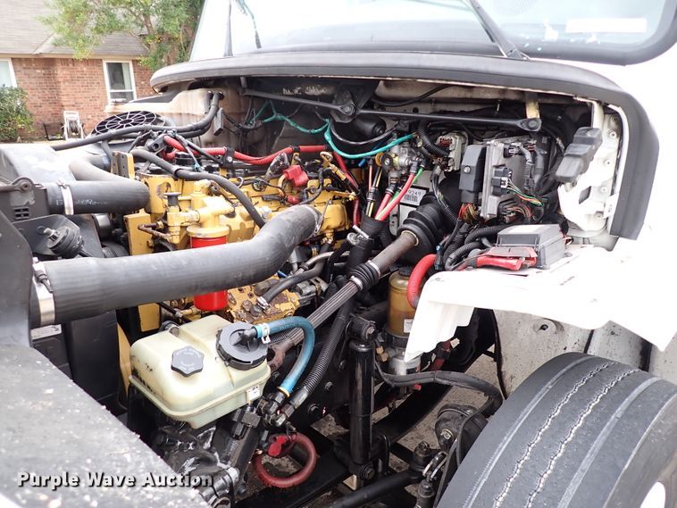 image for item IS9494 2007 Freightliner M2 106  box truck