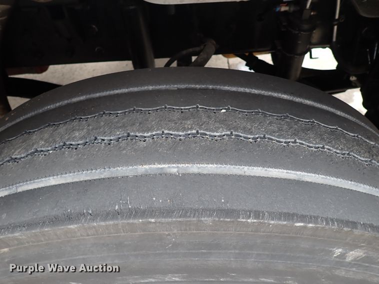 image for item IS9494 2007 Freightliner M2 106  box truck