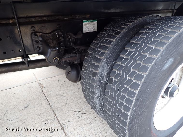 image for item IS9494 2007 Freightliner M2 106  box truck