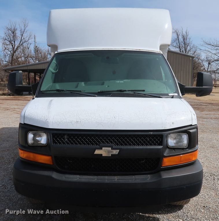 image for item IY9120 2013 Chevrolet Express G3500  box truck