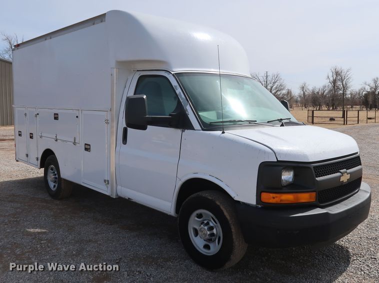 image for item IY9120 2013 Chevrolet Express G3500  box truck