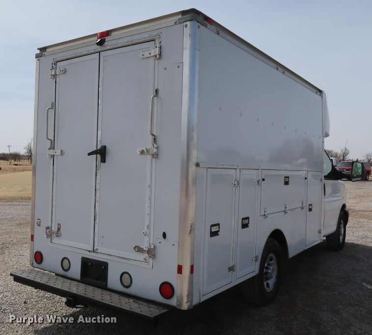 image for item IY9120 2013 Chevrolet Express G3500  box truck