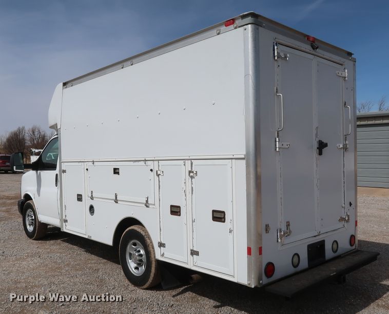 image for item IY9120 2013 Chevrolet Express G3500  box truck