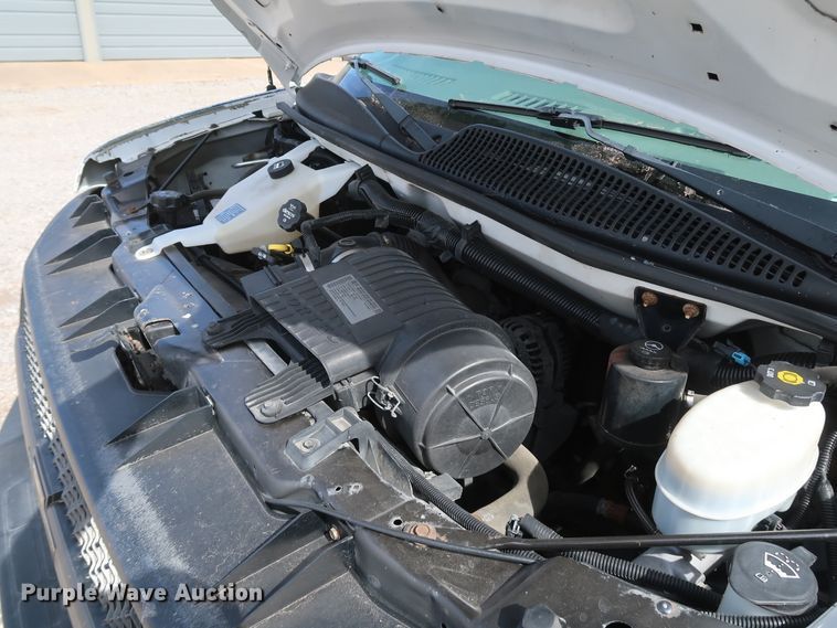 image for item IY9120 2013 Chevrolet Express G3500  box truck