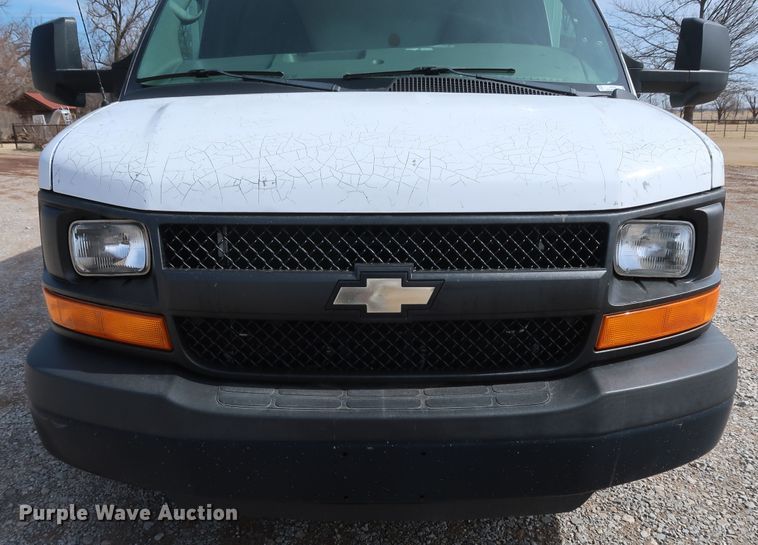 image for item IY9120 2013 Chevrolet Express G3500  box truck