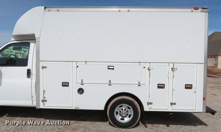 image for item IY9120 2013 Chevrolet Express G3500  box truck