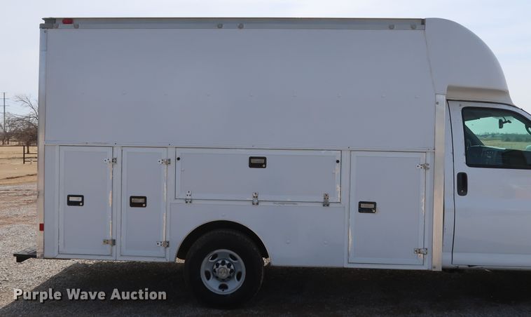 image for item IY9120 2013 Chevrolet Express G3500  box truck