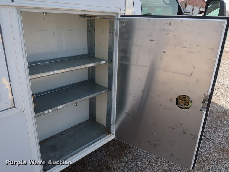 image for item IY9120 2013 Chevrolet Express G3500  box truck