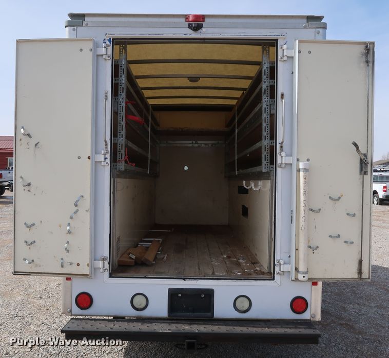 image for item IY9120 2013 Chevrolet Express G3500  box truck