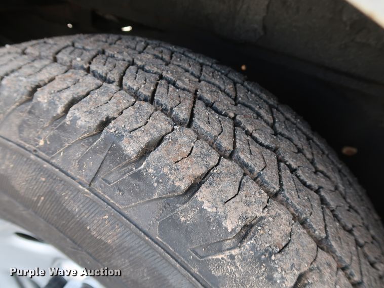 image for item IY9120 2013 Chevrolet Express G3500  box truck