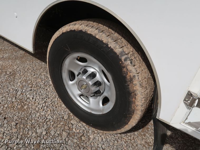 image for item IY9120 2013 Chevrolet Express G3500  box truck