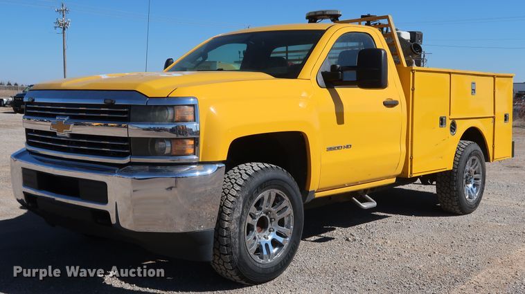 image for item IY9126 2015 Chevrolet Silverado 3500HD  utility bed pickup truck