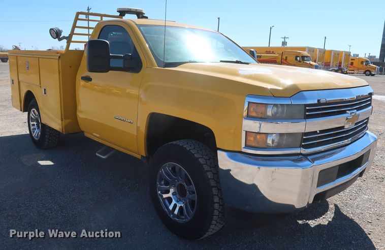 image for item IY9126 2015 Chevrolet Silverado 3500HD  utility bed pickup truck