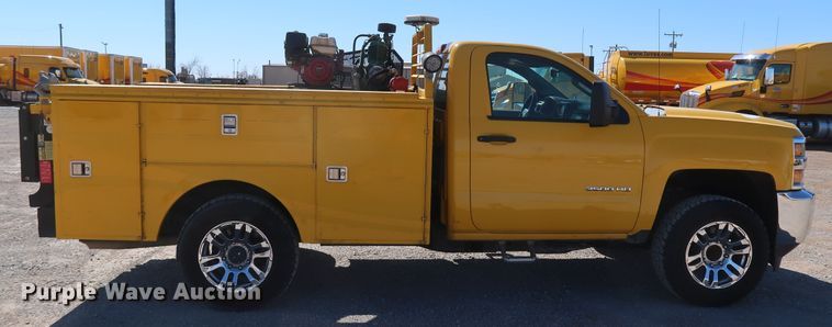 image for item IY9126 2015 Chevrolet Silverado 3500HD  utility bed pickup truck