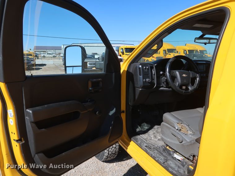 image for item IY9126 2015 Chevrolet Silverado 3500HD  utility bed pickup truck