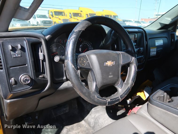 image for item IY9126 2015 Chevrolet Silverado 3500HD  utility bed pickup truck