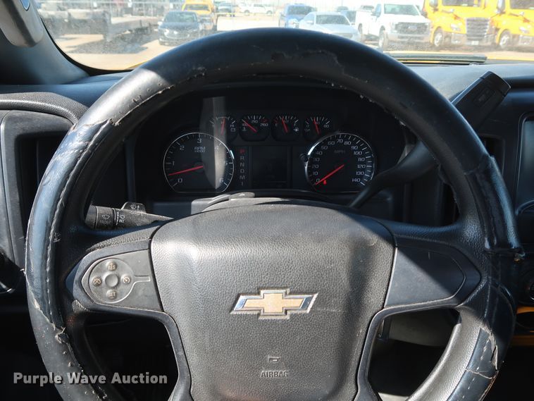 image for item IY9126 2015 Chevrolet Silverado 3500HD  utility bed pickup truck