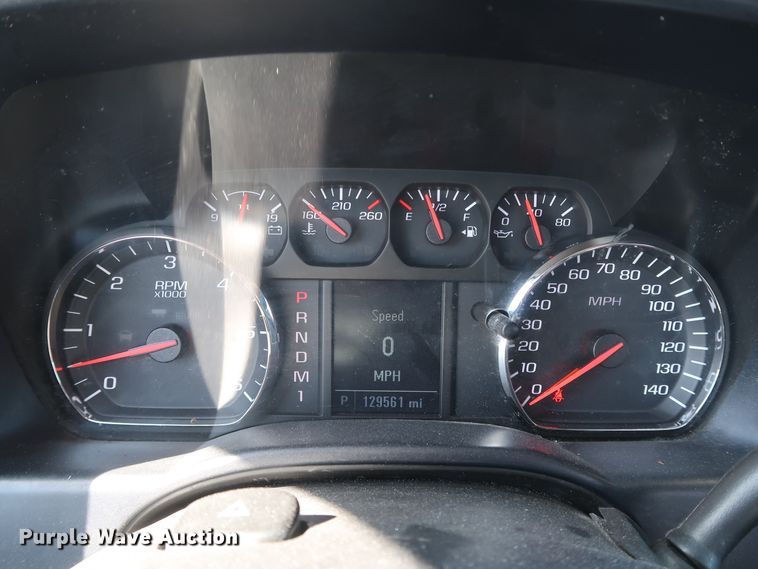 image for item IY9126 2015 Chevrolet Silverado 3500HD  utility bed pickup truck