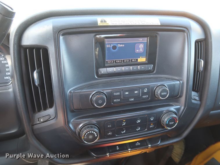 image for item IY9126 2015 Chevrolet Silverado 3500HD  utility bed pickup truck