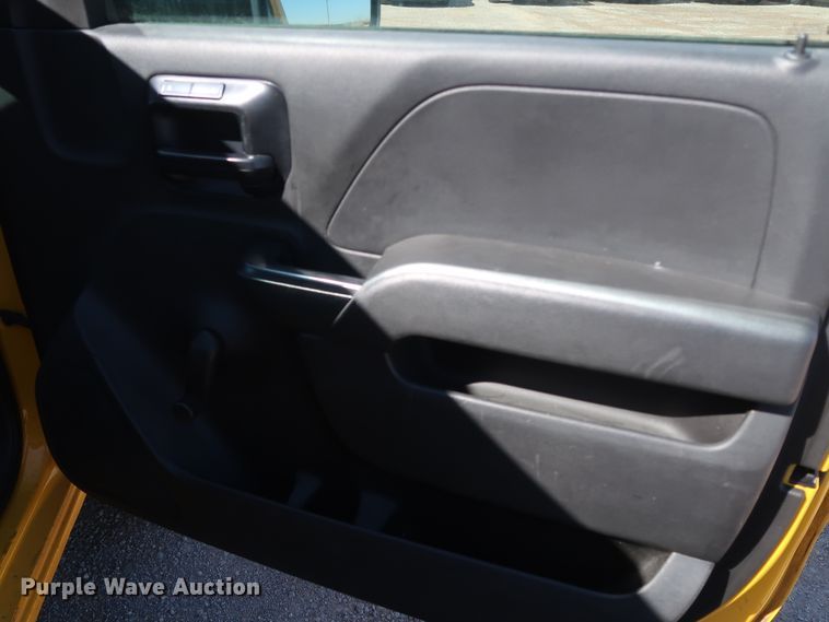 image for item IY9126 2015 Chevrolet Silverado 3500HD  utility bed pickup truck