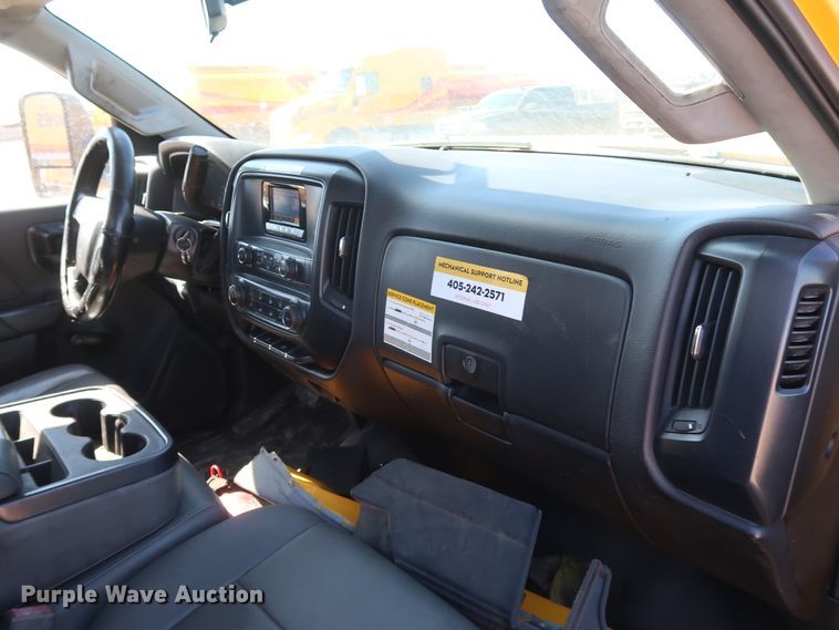 image for item IY9126 2015 Chevrolet Silverado 3500HD  utility bed pickup truck