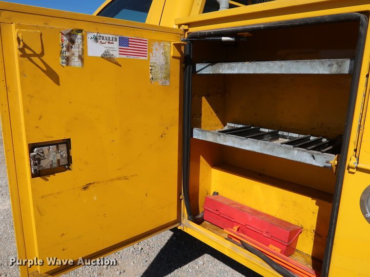 image for item IY9126 2015 Chevrolet Silverado 3500HD  utility bed pickup truck